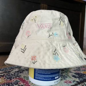 Bucket hat